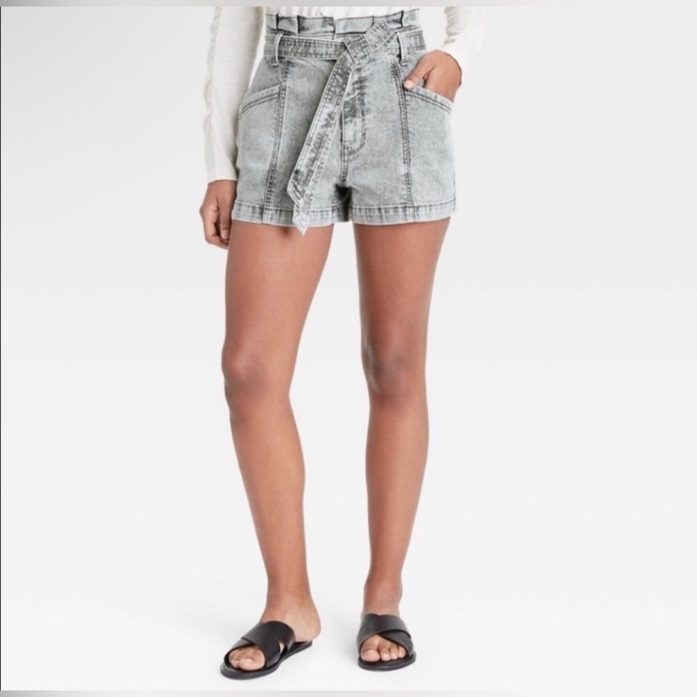 Universal thread faded black wash denim paper bag shorts size 14